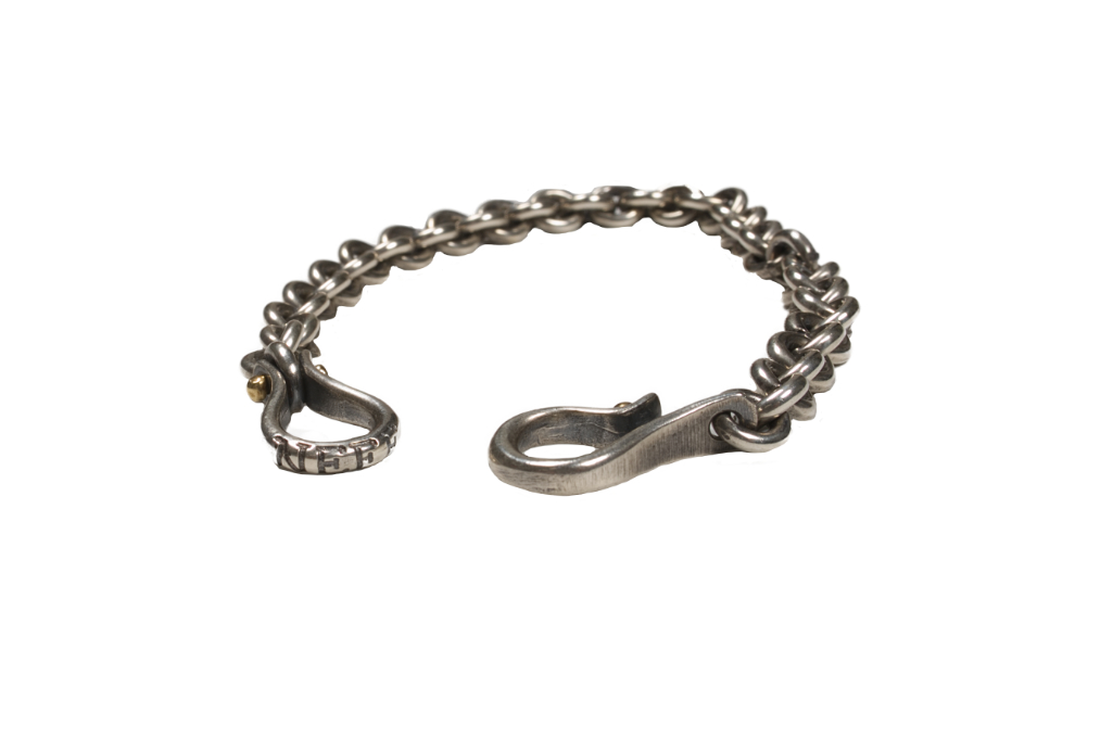 neff_chain_bracelet_02-1025x680.jpg