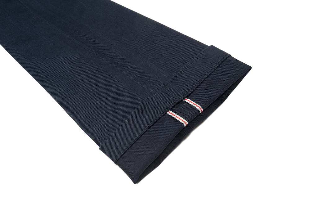 ih_slim_chino_navy_04-1025x680.jpg